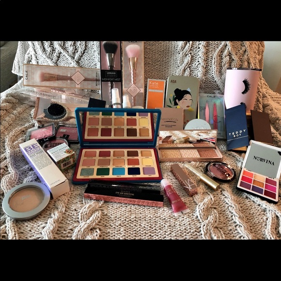 GIRLY GIRL MYSTERY BOX - Picture 6 of 14